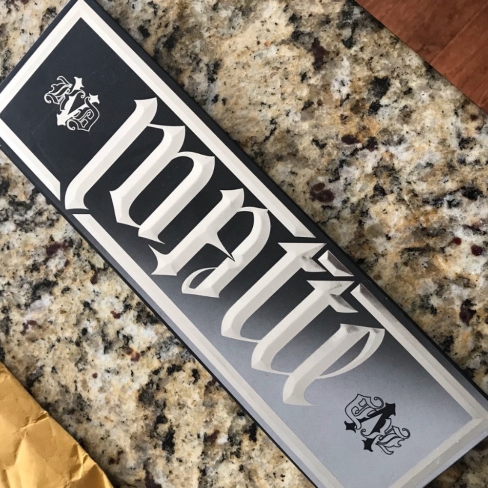 KVD Metal Matte Eyeshadow Palette